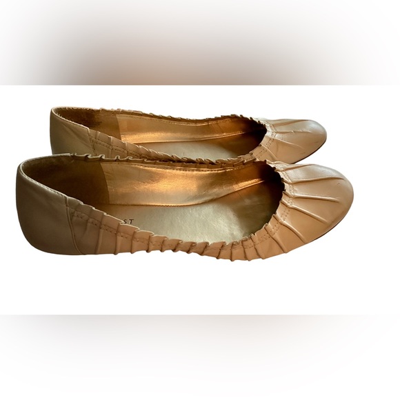 Nine West Leather Flats Beige Mt Dusk Pear Soprettyo Size 8.5 Shoes - Picture 3 of 13